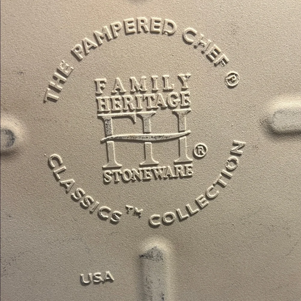 12x15 Pampered Chef retired stone. Family Heritage Series.  Exc condition